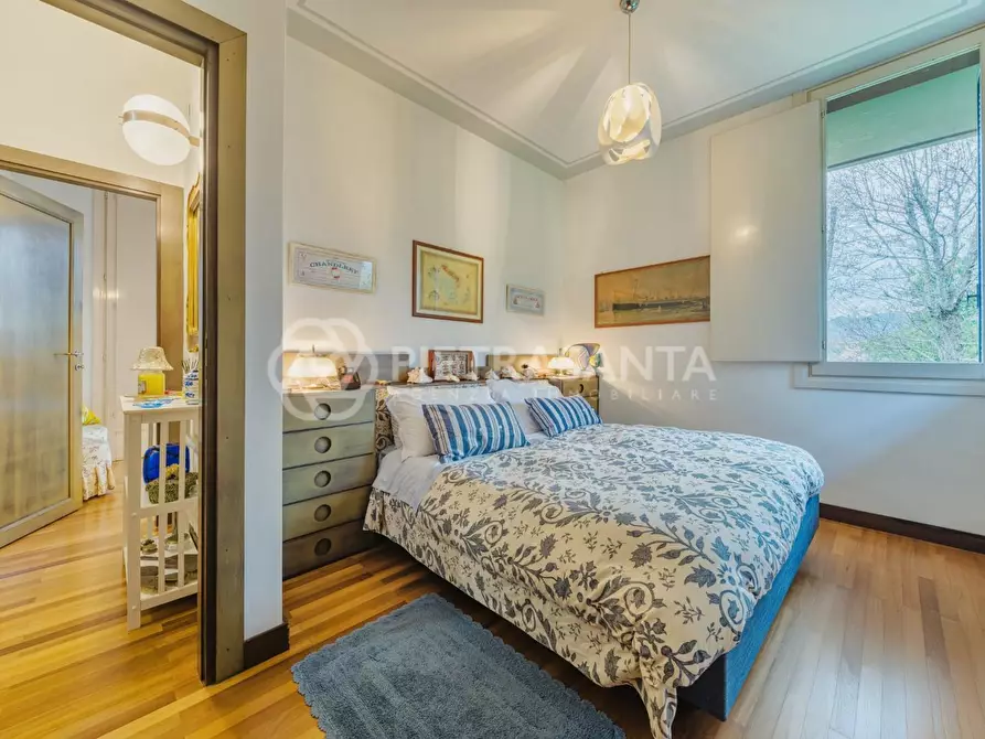 Immagine 36 di Villa in vendita  a Camaiore