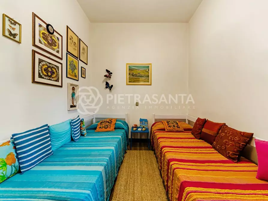 Immagine 33 di Villa in vendita  a Camaiore