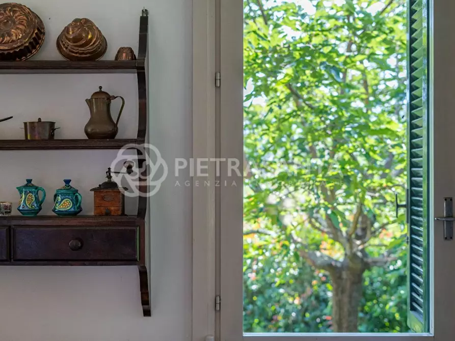 Immagine 14 di Villa in vendita  a Camaiore