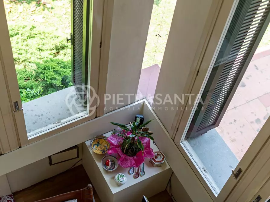 Immagine 9 di Villa in vendita  a Camaiore