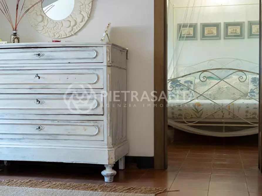 Immagine 12 di Villa in vendita  a Camaiore