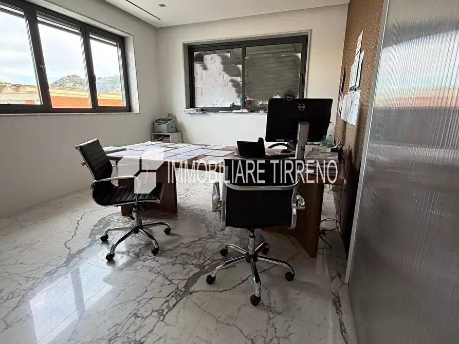 Immagine 8 di Attività artigianale in vendita  a Massa