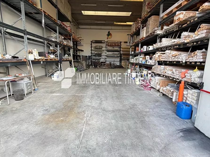 Immagine 12 di Attività artigianale in vendita  a Massa