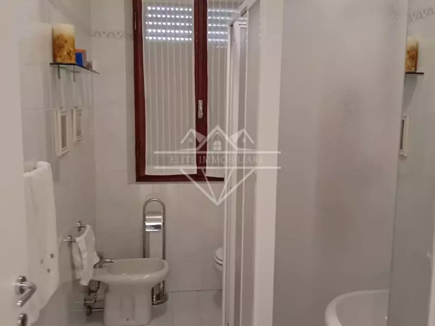 Immagine 20 di Appartamento in vendita  a Carrara