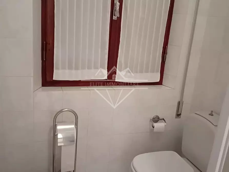 Immagine 19 di Appartamento in vendita  a Carrara