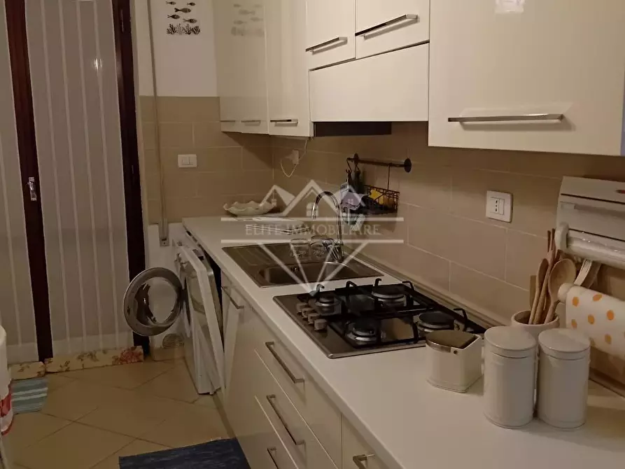 Immagine 3 di Appartamento in vendita  a Carrara