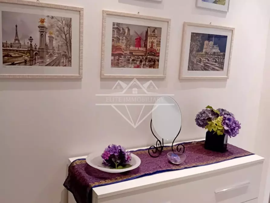 Immagine 10 di Appartamento in vendita  a Carrara