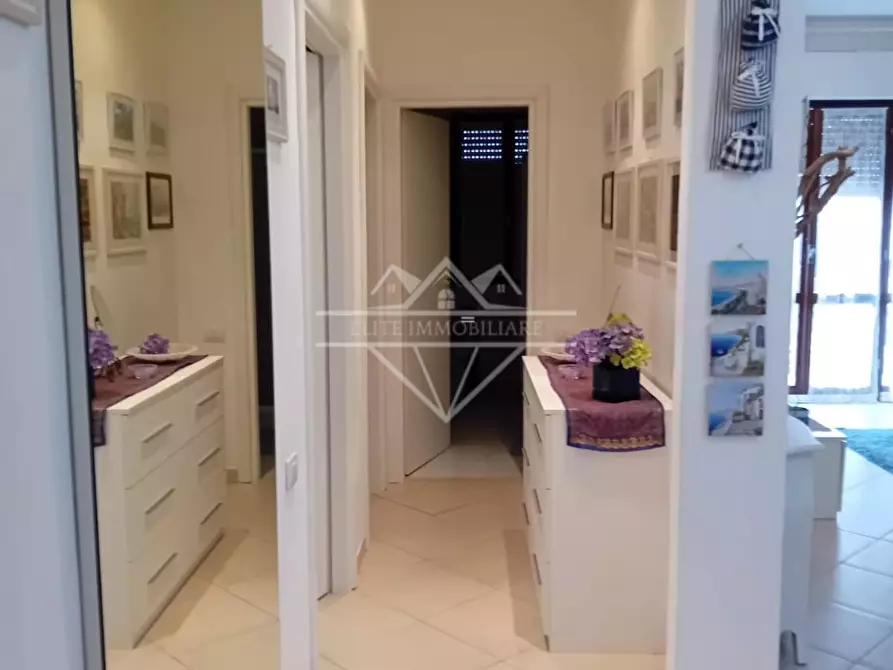 Immagine 9 di Appartamento in vendita  a Carrara