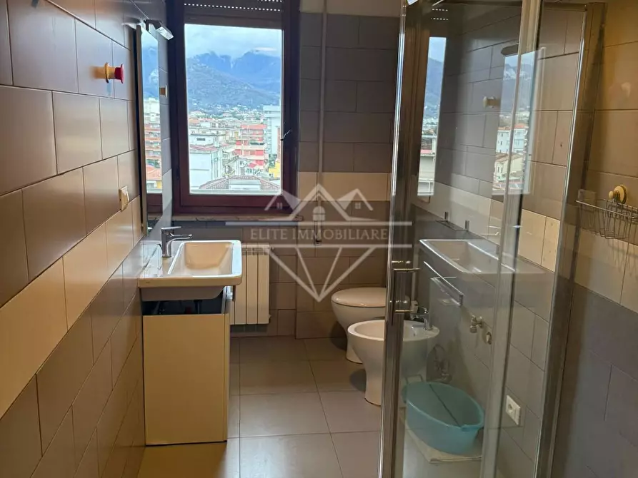 Immagine 7 di Appartamento in vendita  a Carrara