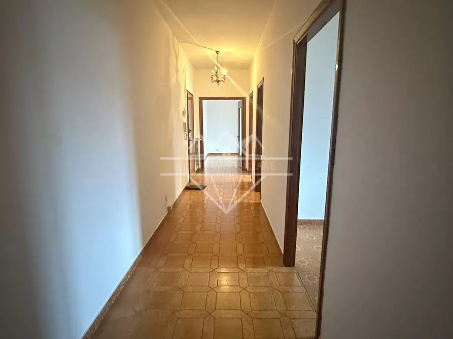 Immagine 3 di Appartamento in vendita  a Carrara