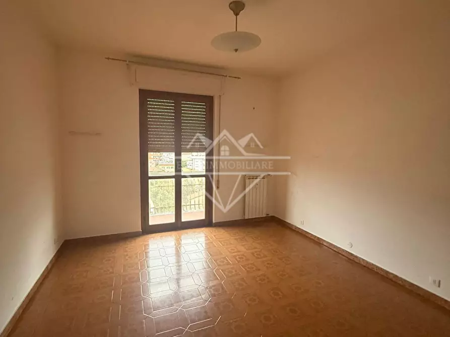 Immagine 1 di Appartamento in vendita  a Carrara