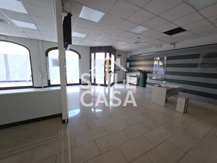 Immagine 7 di Locale commerciale in affitto  a Porcari