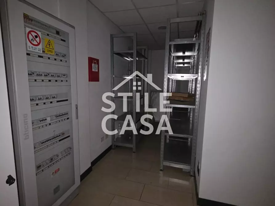 Immagine 8 di Locale commerciale in affitto  a Porcari