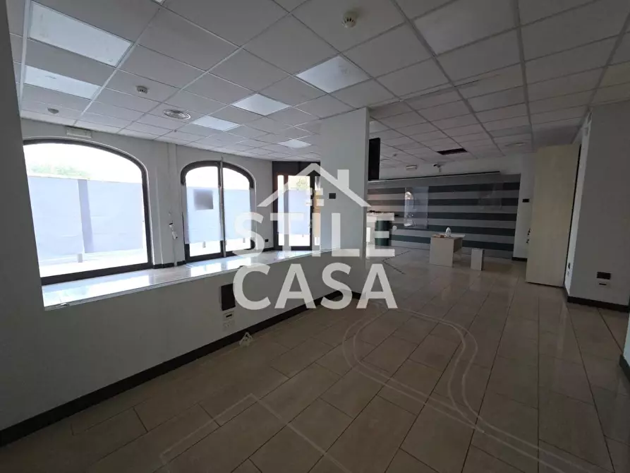 Immagine 5 di Locale commerciale in affitto  a Porcari