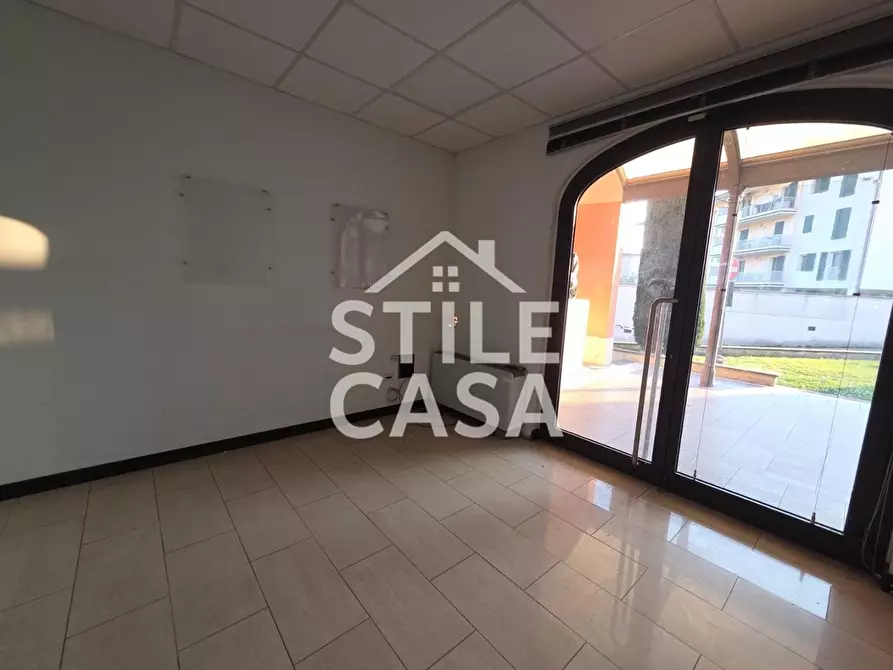 Immagine 9 di Locale commerciale in affitto  a Porcari