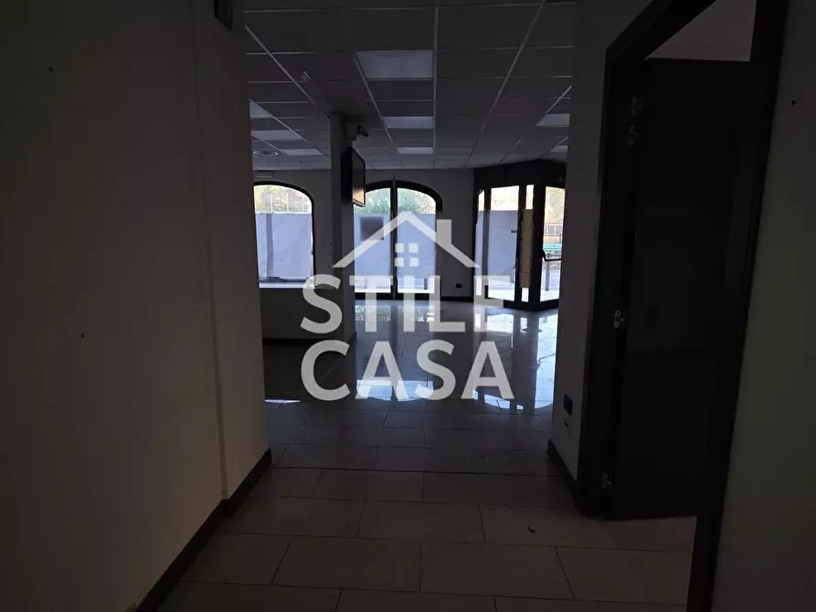 Immagine 4 di Locale commerciale in affitto  a Porcari