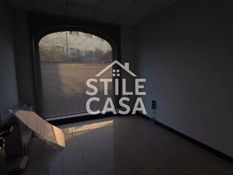 Immagine 10 di Locale commerciale in affitto  a Porcari