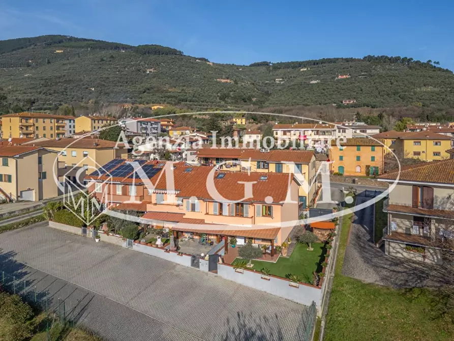 Immagine 43 di Villetta a schiera in vendita  a Buti