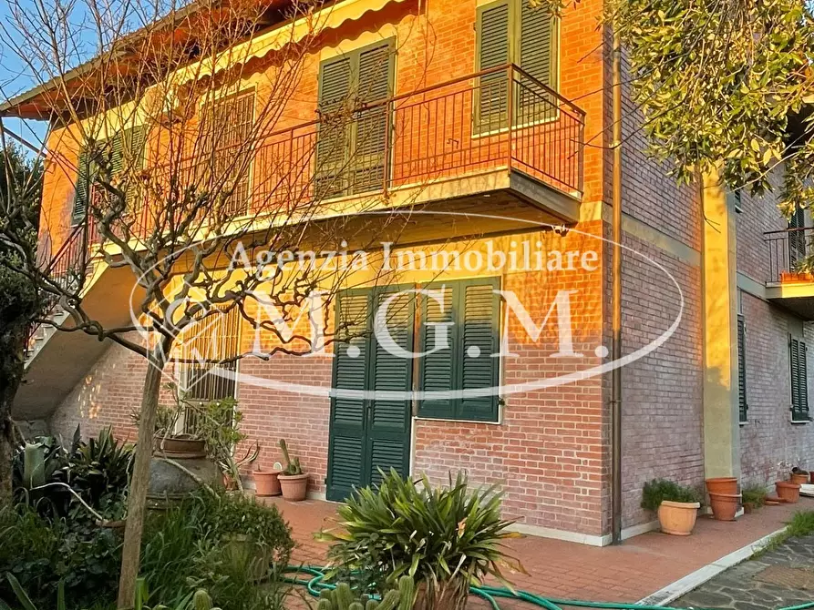 Immagine 2 di Casa indipendente in vendita  a Santa Maria A Monte