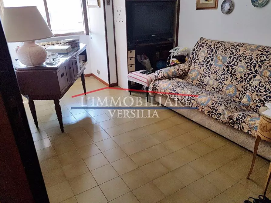 Immagine 2 di Mansarda in vendita  a Massa