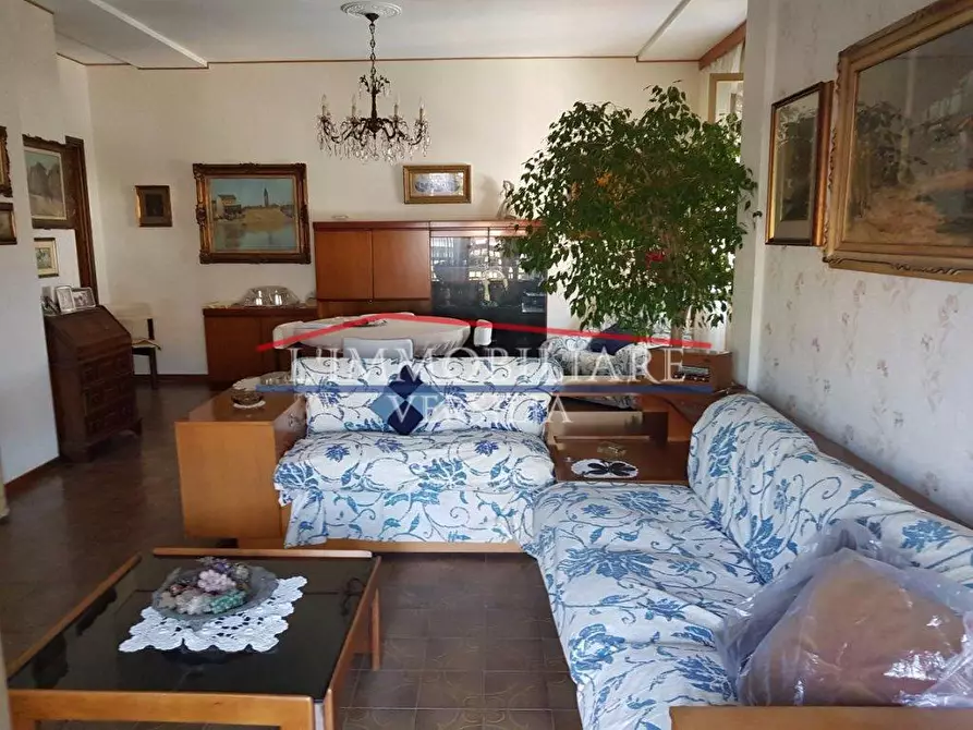 Immagine 6 di Mansarda in vendita  a Massa