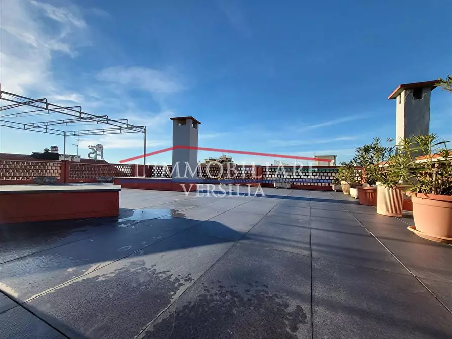 Immagine 12 di Mansarda in vendita  a Massa