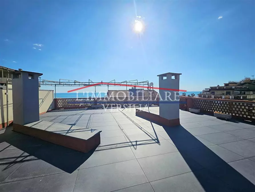 Immagine 26 di Mansarda in vendita  a Massa