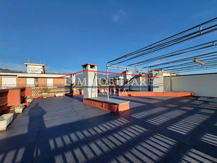 Immagine 13 di Mansarda in vendita  a Massa