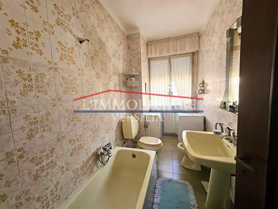 Immagine 22 di Mansarda in vendita  a Massa