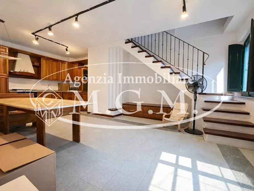 Immagine 42 di Terratetto in vendita  a Cascina