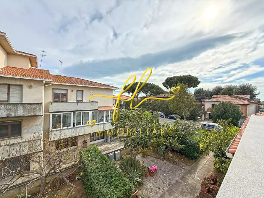 Immagine 7 di Appartamento in vendita  a Cecina