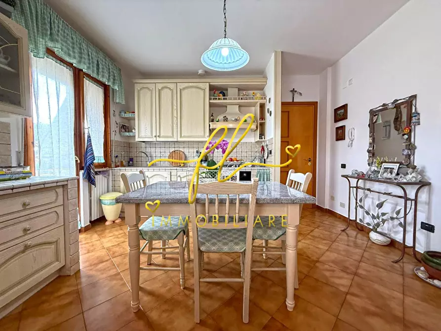 Immagine 1 di Appartamento in vendita  a Cecina