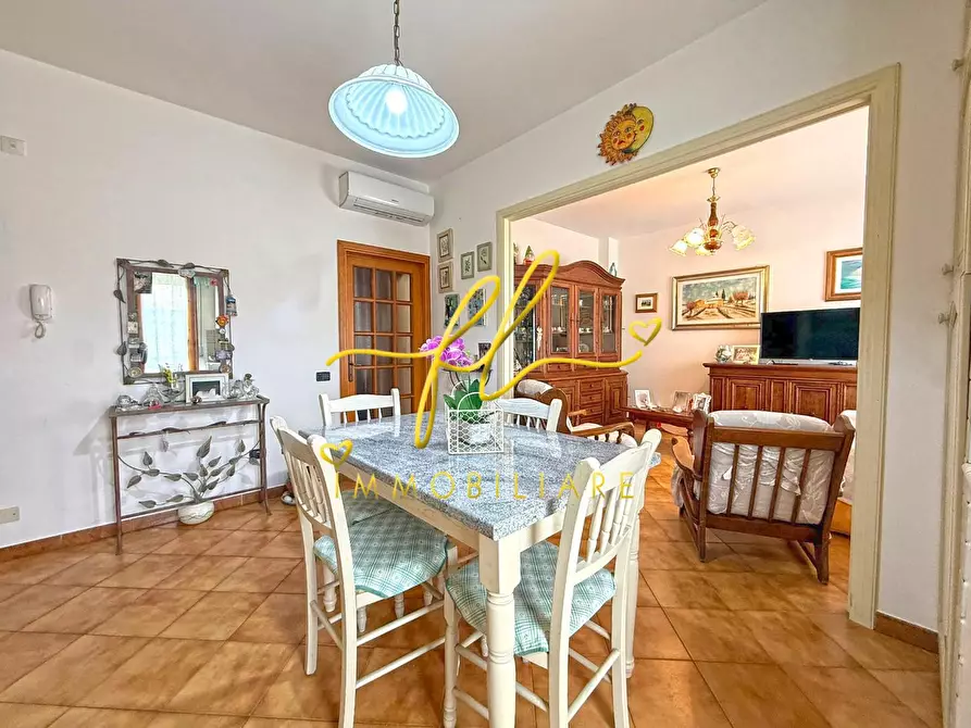 Immagine 4 di Appartamento in vendita  a Cecina