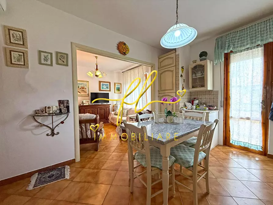 Immagine 5 di Appartamento in vendita  a Cecina