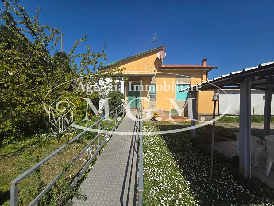 Immagine 1 di Villa in vendita  a Castelfranco Di Sotto