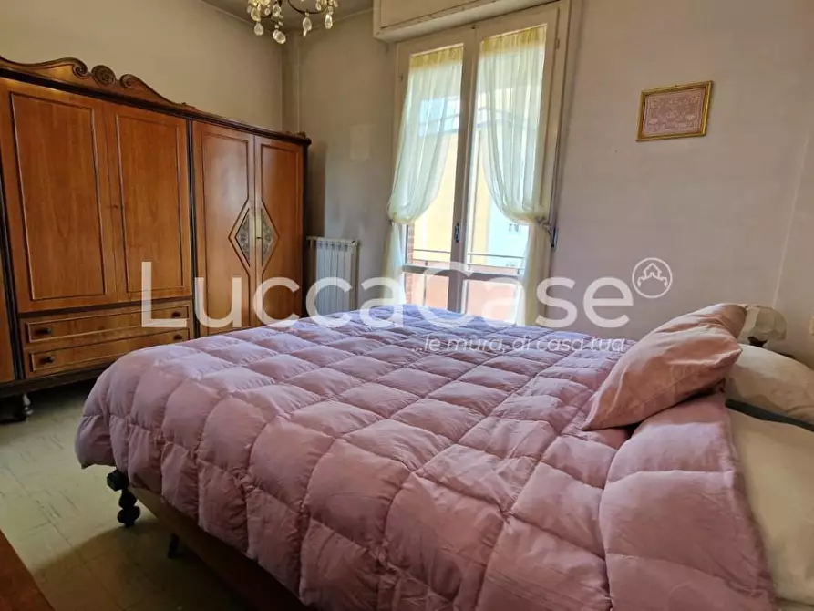 Immagine 32 di Appartamento in vendita  a Lucca
