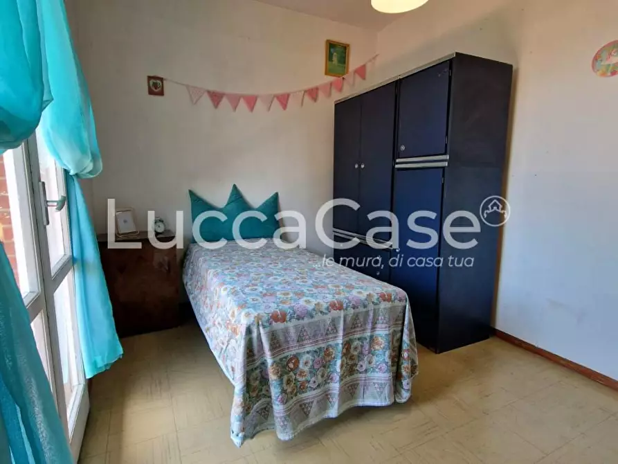 Immagine 25 di Appartamento in vendita  a Lucca