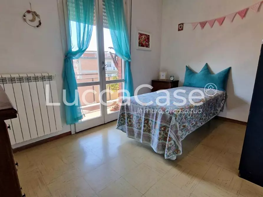 Immagine 28 di Appartamento in vendita  a Lucca