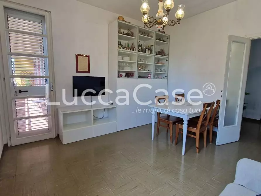 Immagine 5 di Appartamento in vendita  a Lucca