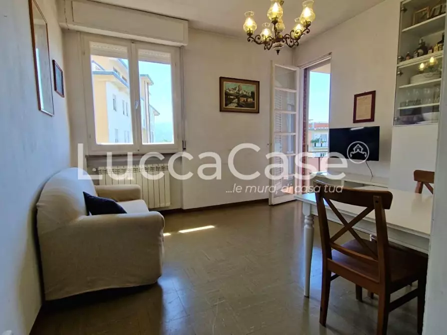 Immagine 7 di Appartamento in vendita  a Lucca