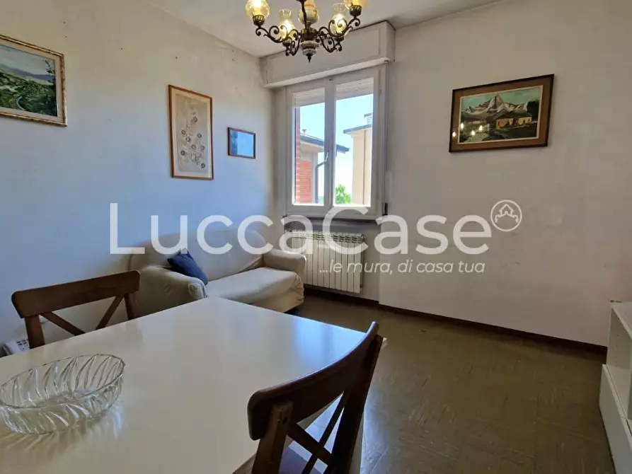 Immagine 20 di Appartamento in vendita  a Lucca