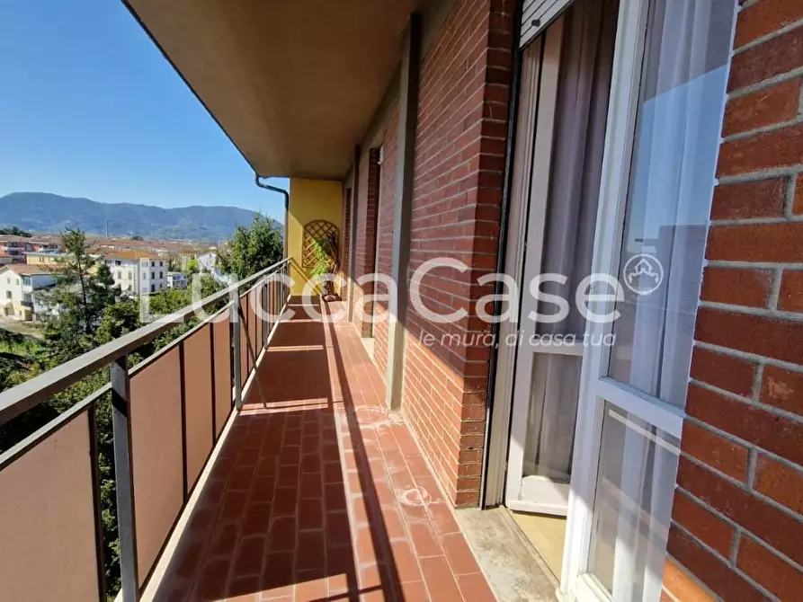 Immagine 1 di Appartamento in vendita  a Lucca