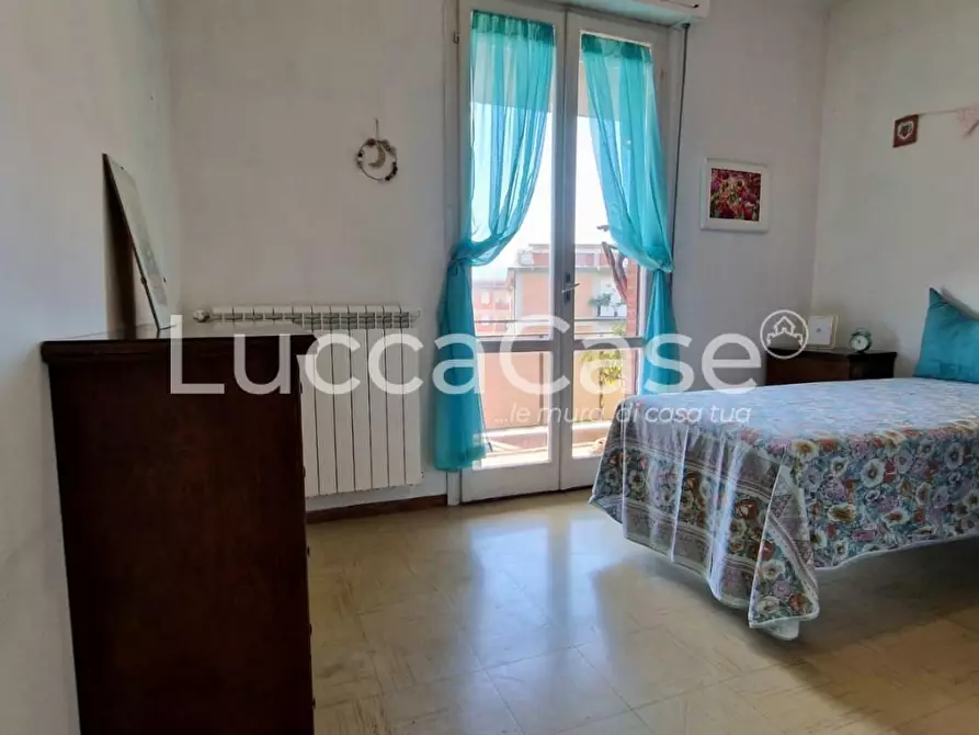 Immagine 27 di Appartamento in vendita  a Lucca