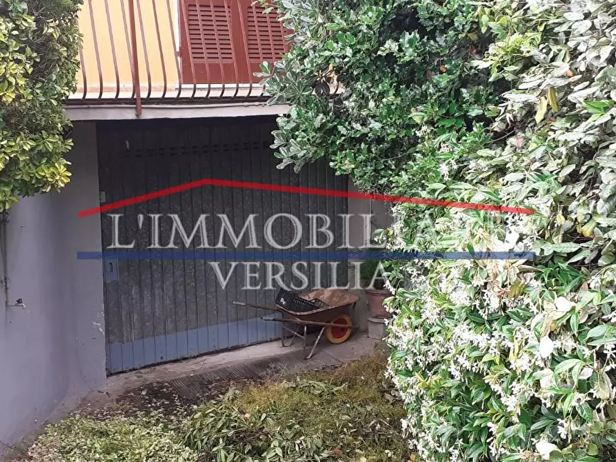 Immagine 19 di Casa indipendente in vendita  a Massa