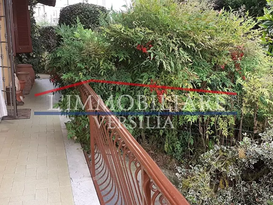 Immagine 18 di Casa indipendente in vendita  a Massa