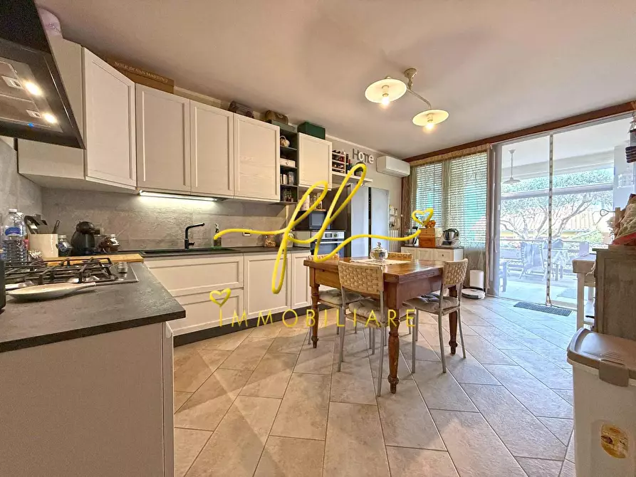 Immagine 10 di Appartamento in vendita  a Guardistallo