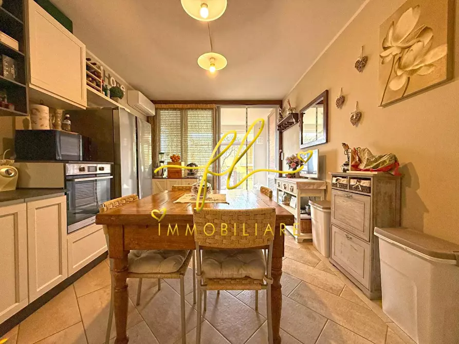 Immagine 13 di Appartamento in vendita  a Guardistallo