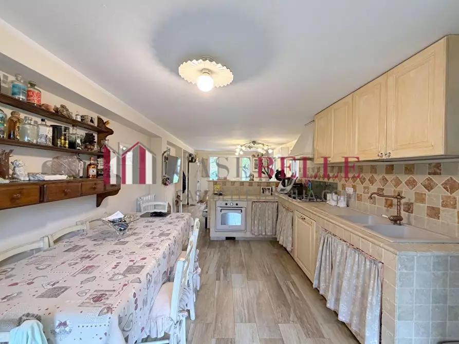 Immagine 39 di Villa in vendita  a Massarosa