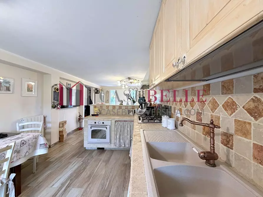 Immagine 41 di Villa in vendita  a Massarosa