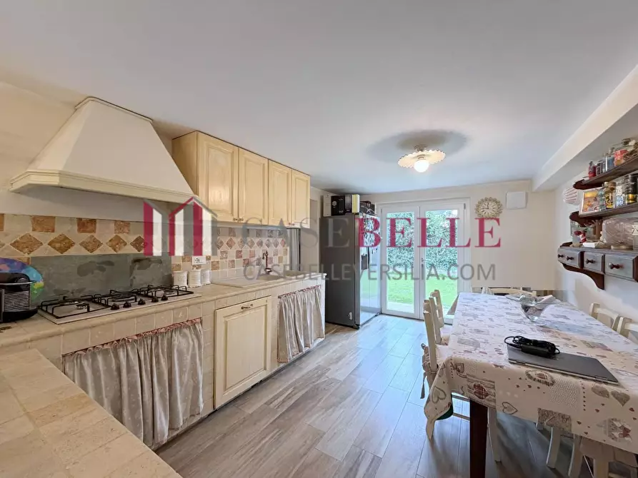 Immagine 38 di Villa in vendita  a Massarosa